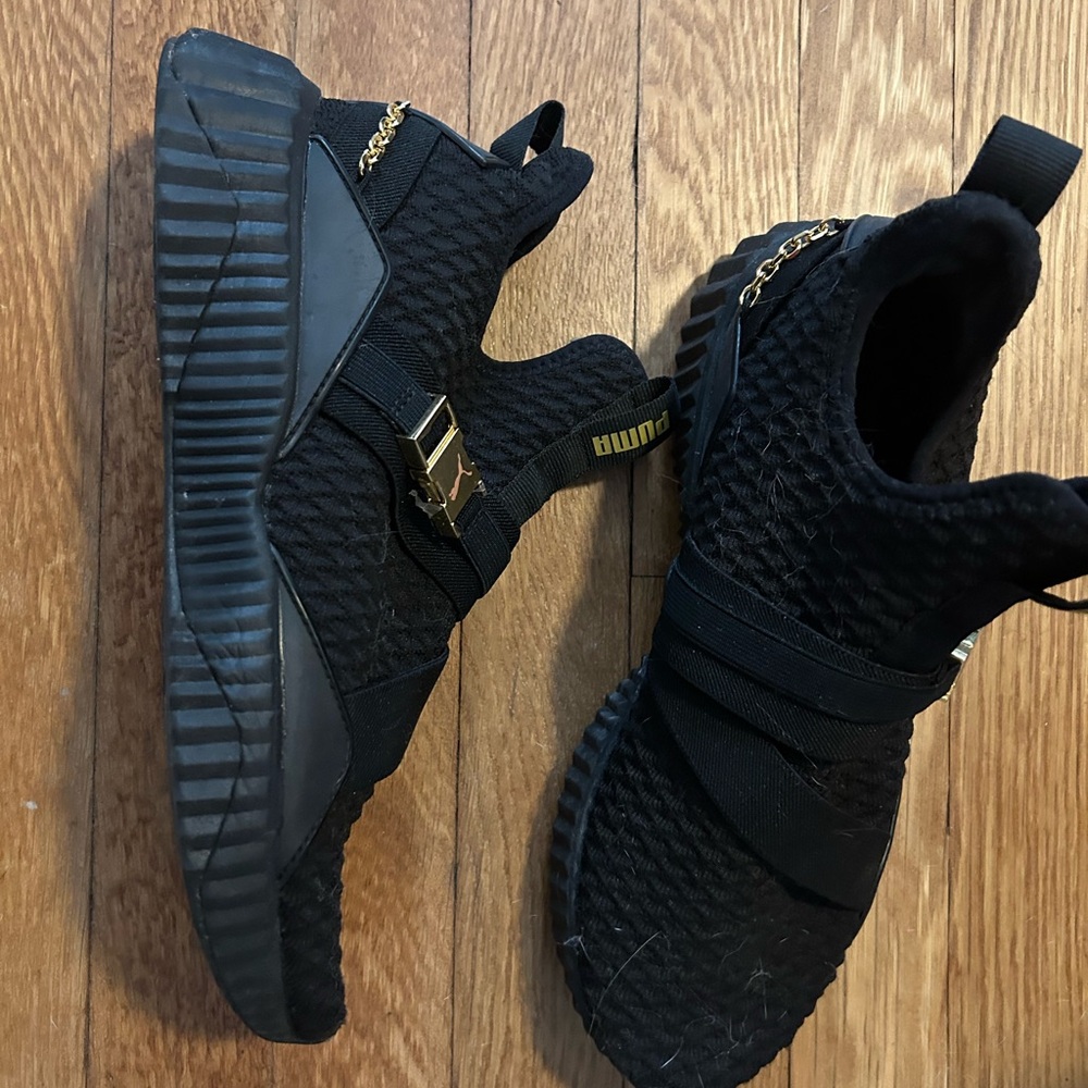 Puma Textured Black Sneakers with Gold Chain